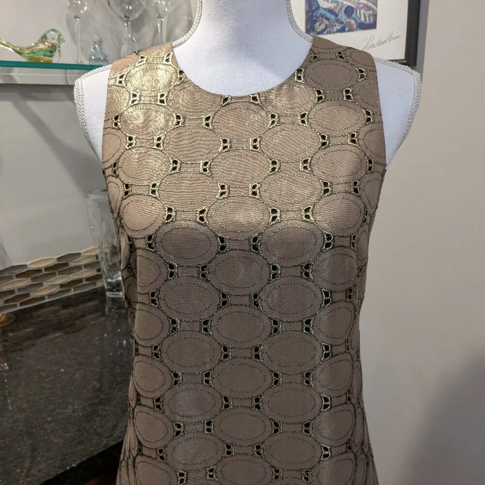Helene Berman London Sleeveless Metallic Sleeveless Lined Gold Shift Dress Sz 6